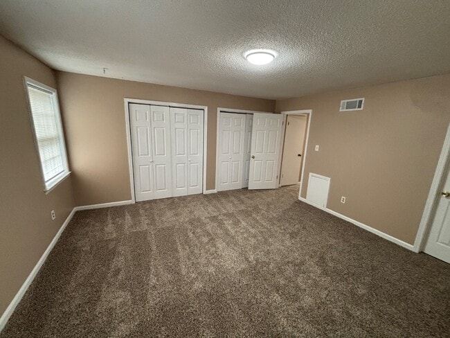 Building Photo - 4781 Townhouse Way