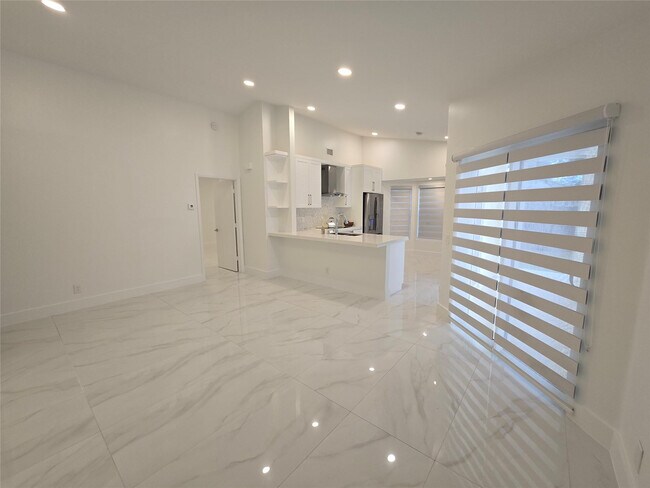 Building Photo - 1303 Seagrape Cir