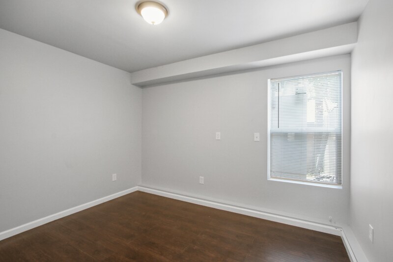 Building Photo - 5945 Gaviota Ave