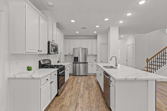 Building Photo - 3206 Montauk Hill Dr