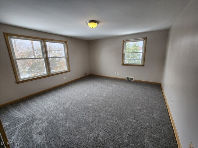 Building Photo - 2413 Elmdale Rd