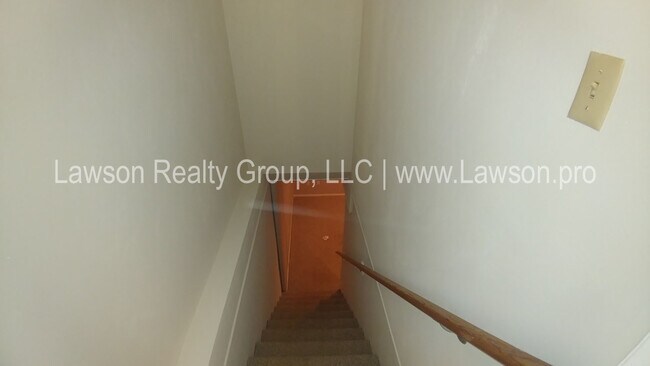 Building Photo - Beautiful Home in Cave Spring with Partially Finished Basement