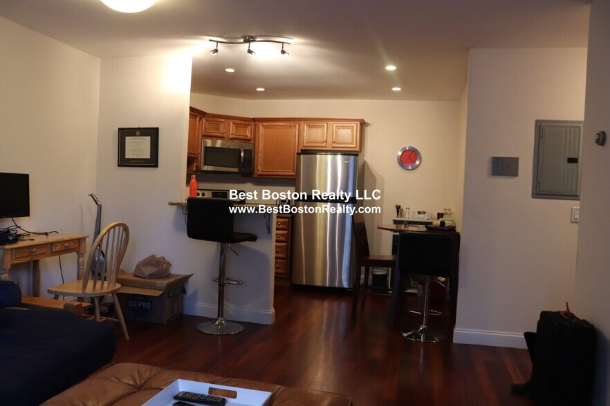 Building Photo - 50 Craigie St