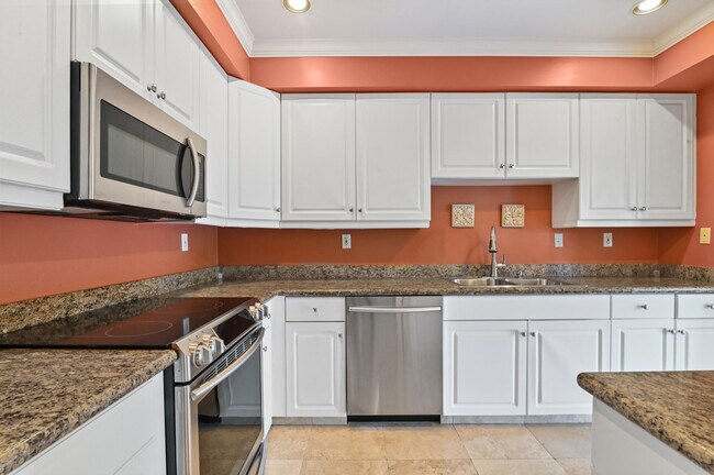Building Photo - 800 Andrews Ave