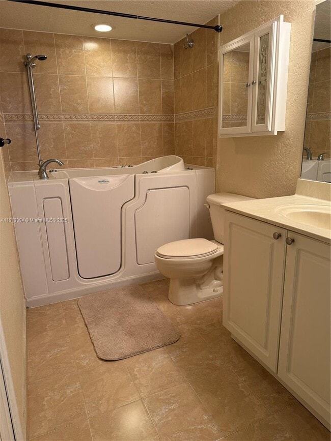 Building Photo - 20830 SW 87th Ave