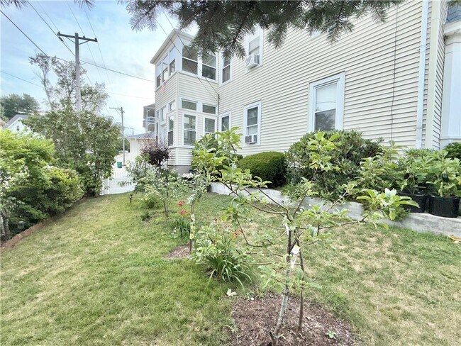 Building Photo - 12 3rd Ave
