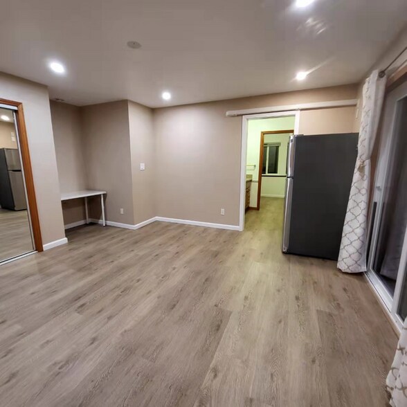 Building Photo - 1871 Peach Pl