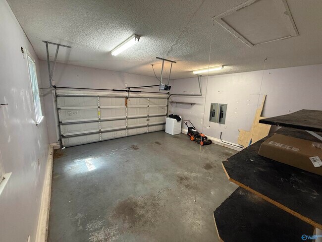 Building Photo - 122 Mykeys Way