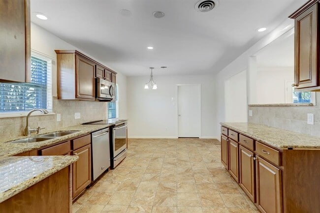 Building Photo - 10403 Raritan Dr