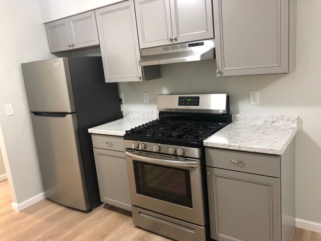 Building Photo - 926/928 Sprucewood Ln