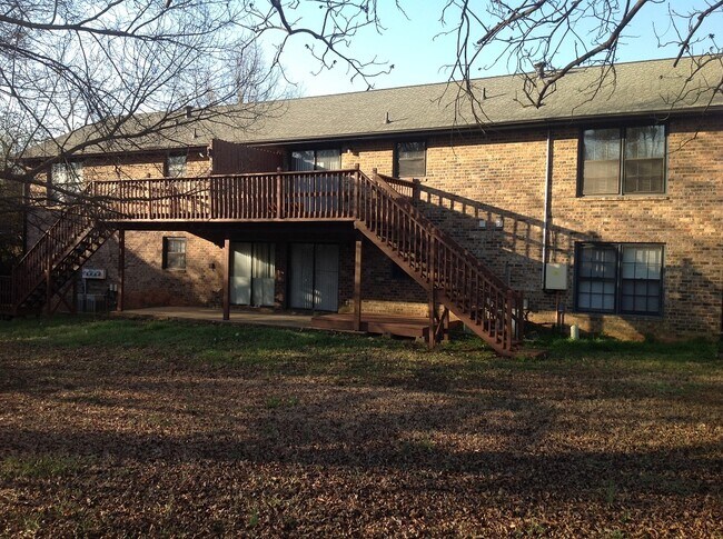 Building Photo - 107 Barrington Dr