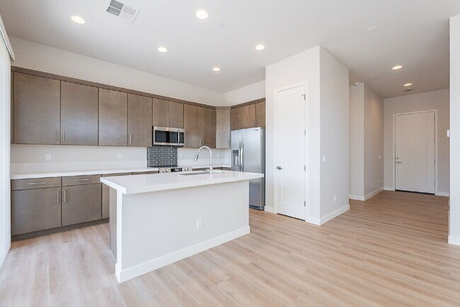 Building Photo - Downtown Cave Creek Patio Homes!