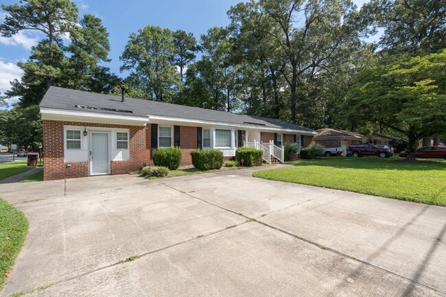 Building Photo - MOVE IN READY 4 Bedroom in Western Branch!