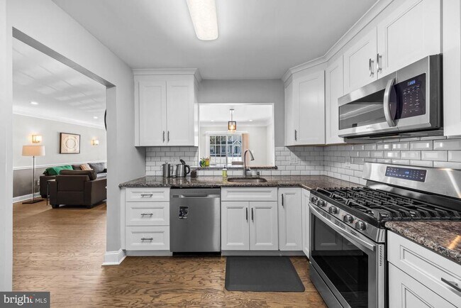 Building Photo - 1203 Delancey Way
