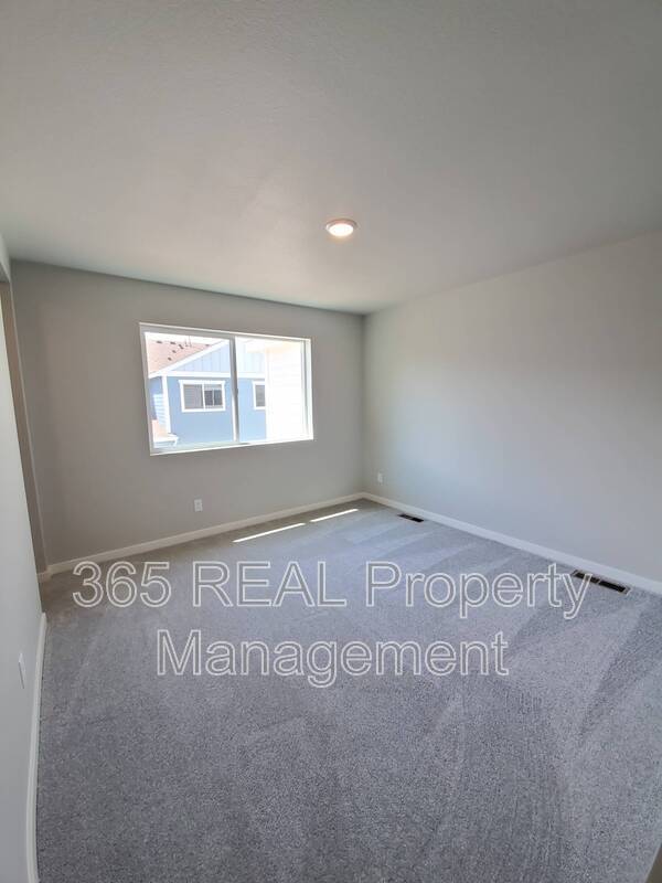 Building Photo - 701 Applegate Trail