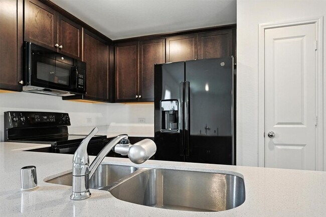 Building Photo - 208 Rubylace Dr