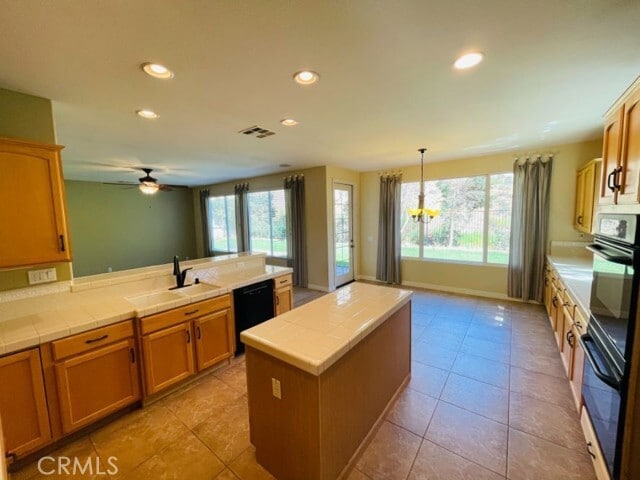 Building Photo - 1574 Glencrest Dr