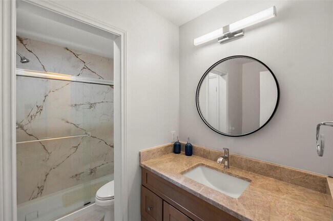 Building Photo - 15134 Corona Del Mar Dr