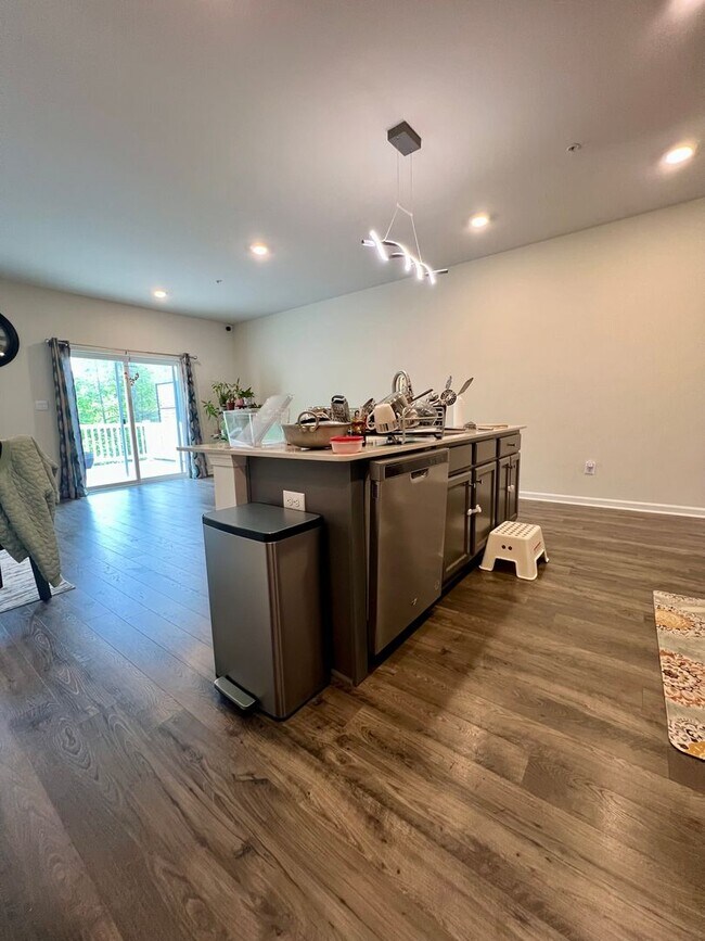 Building Photo - Stunning 4-Bed Townhome in Quakertown! Available NOW!