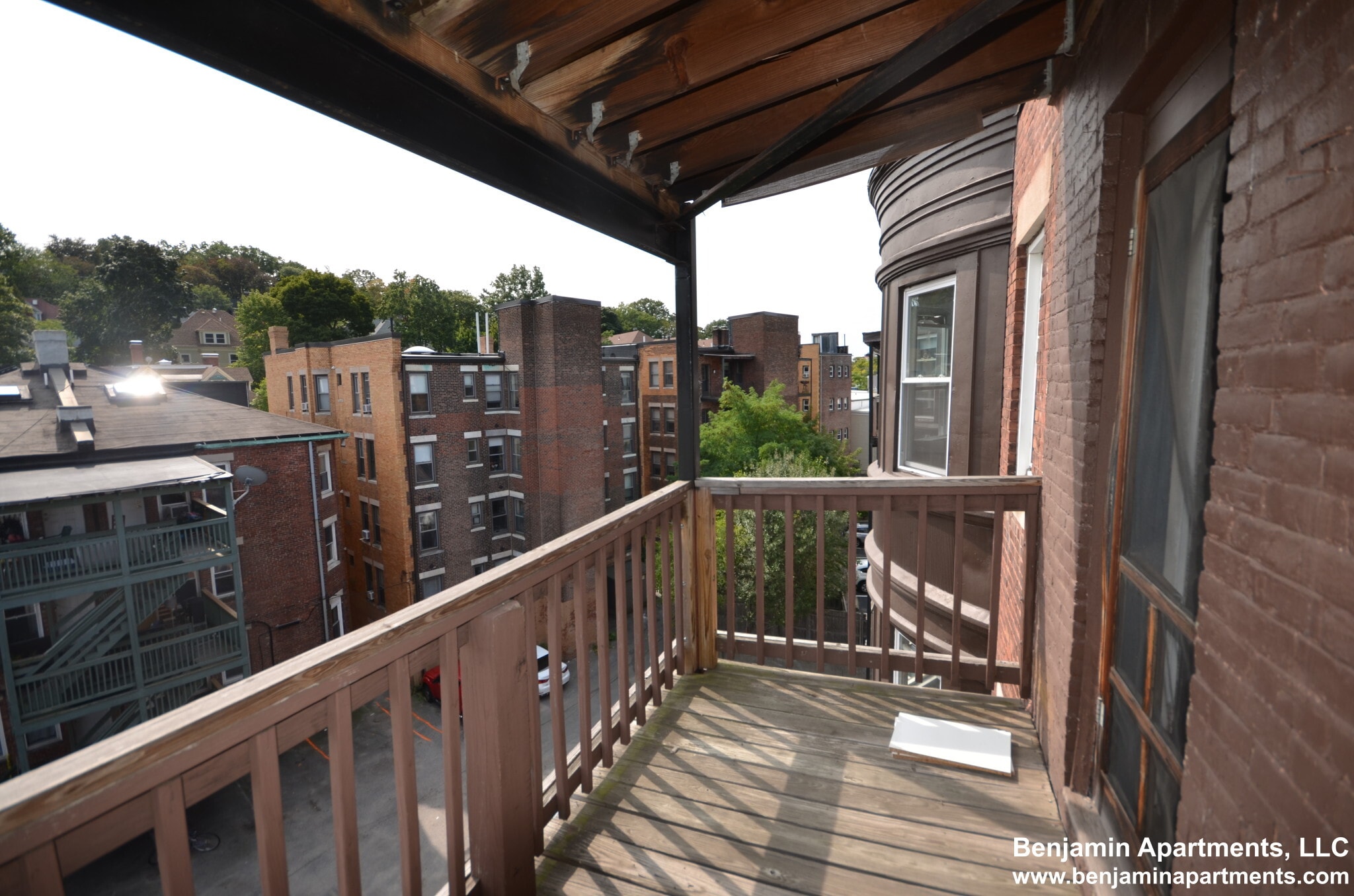 Building Photo - 1589 Beacon St