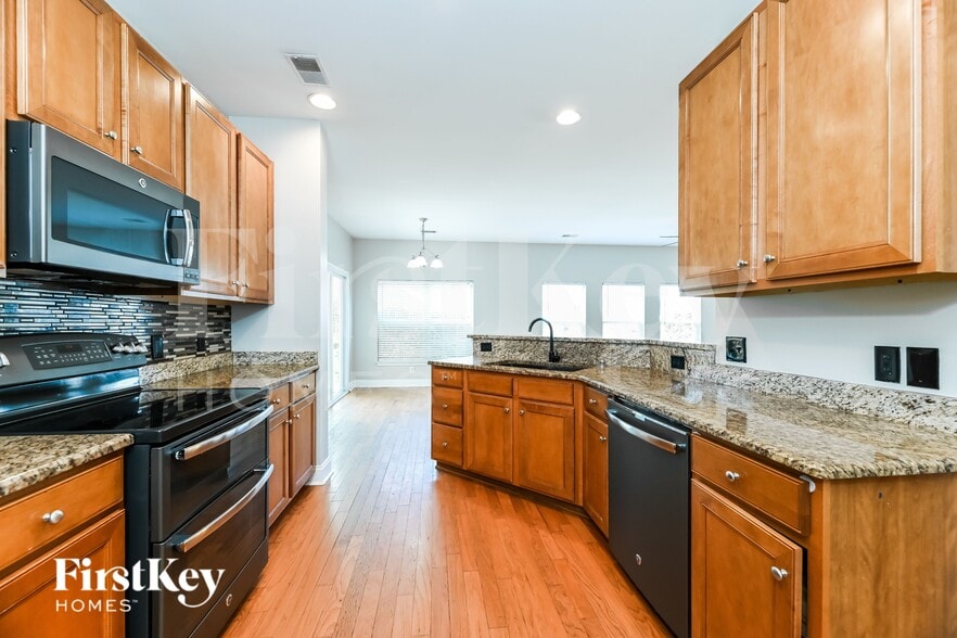 Building Photo - 337 Lakewind Dr