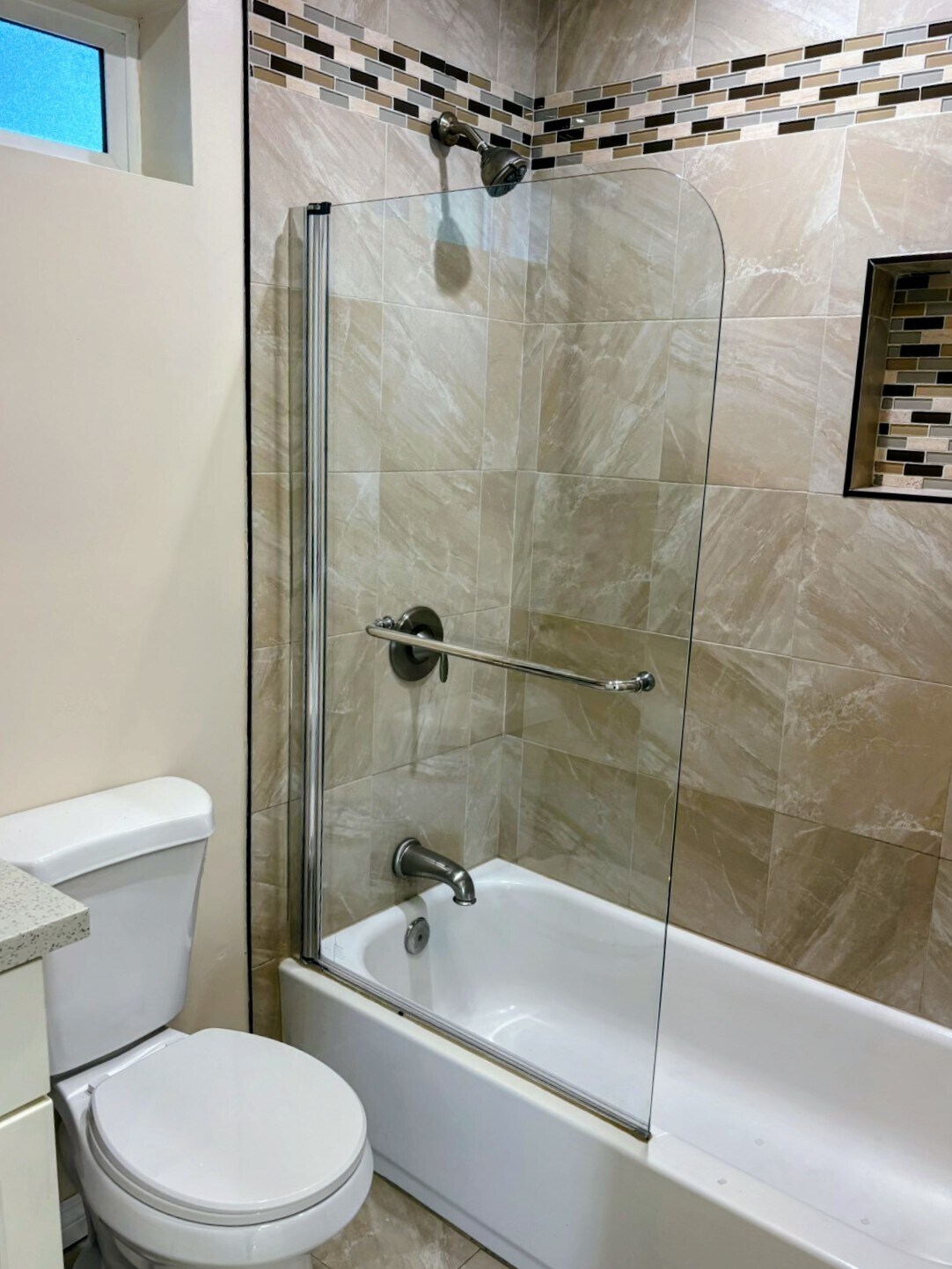 Building Photo - 16143 Kittridge St