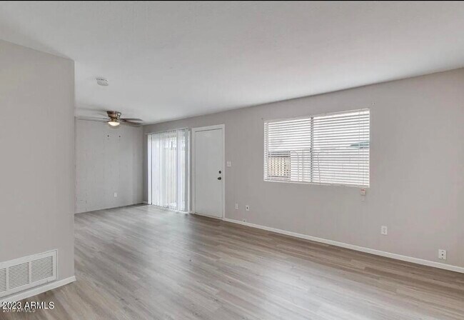 Building Photo - 1087 N 84th Pl