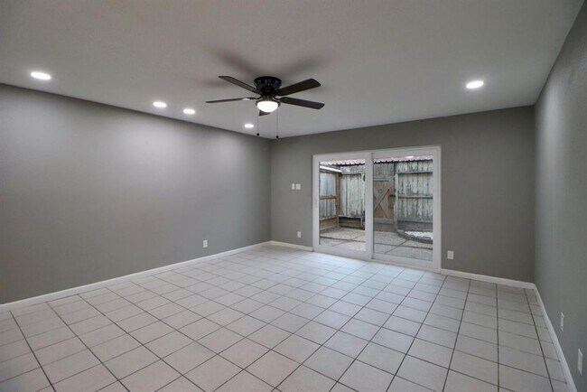 Building Photo - 11550 Chimney Rock Rd