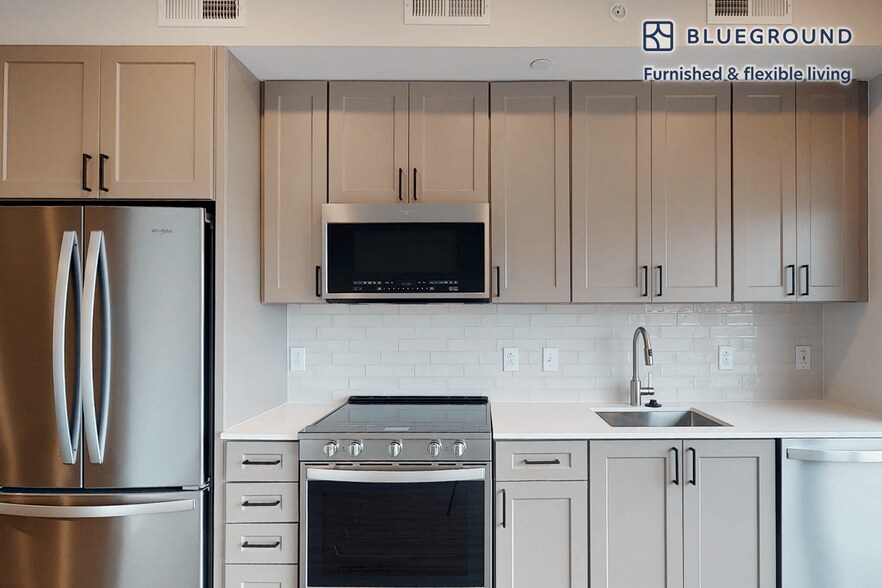 Building Photo - 555 S President St