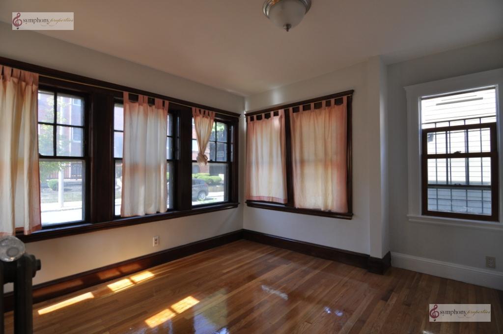 Building Photo - 202 Calumet St