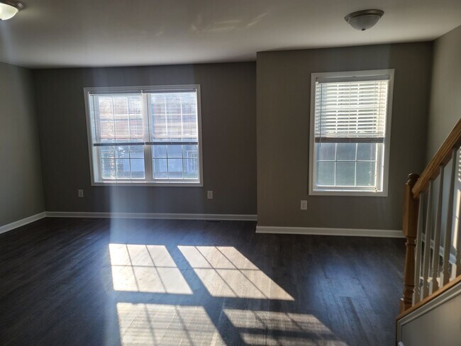 Building Photo - 3 Bedroom Townhouse for Rent in Waynesboro!