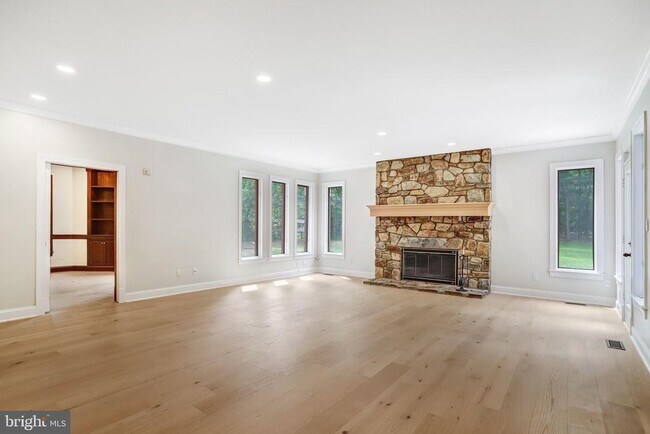 Building Photo - 11109 Elmview Pl