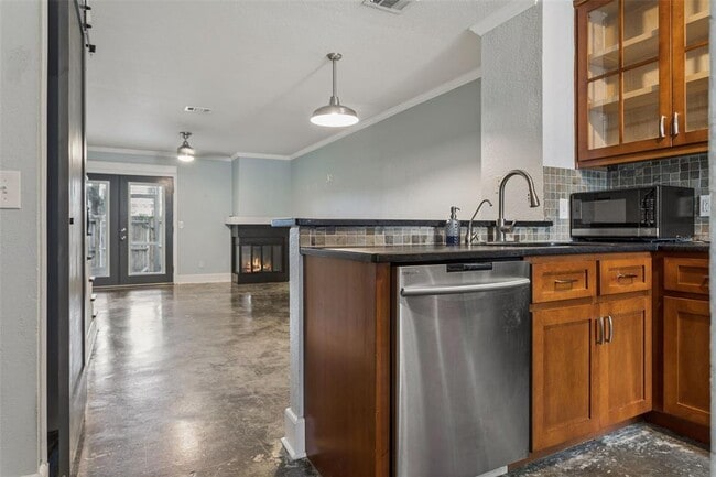 Building Photo - 5720 Dalden Dr