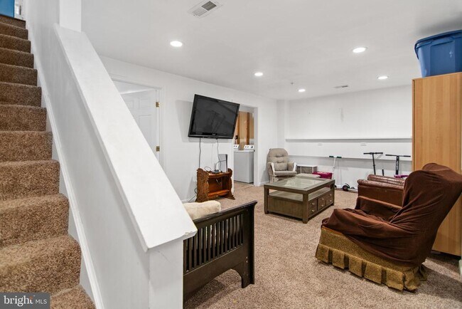 Building Photo - 110 Stull Ct