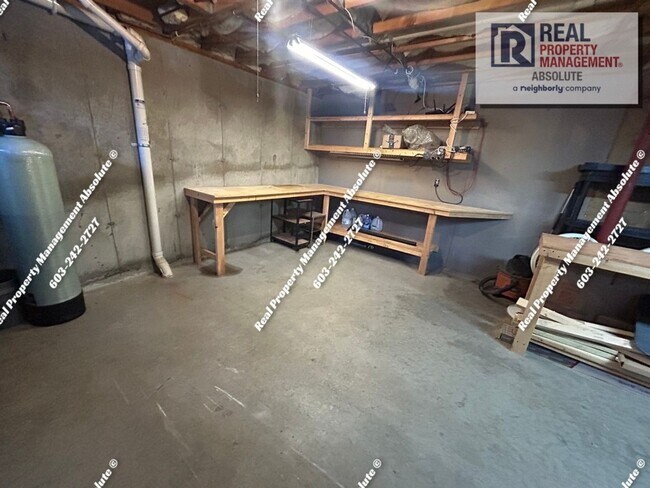 Building Photo - 44 Pinewood Rd