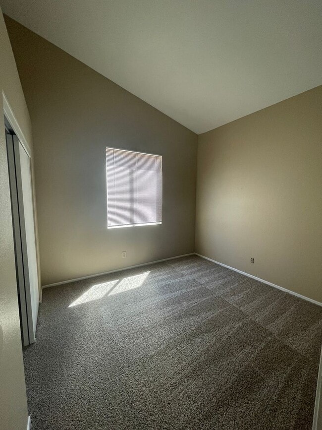 Building Photo - 2226 Crown Valley Ln