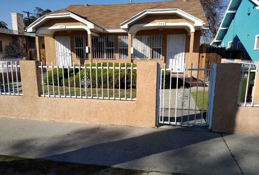 Primary Photo - 1447 W 56th St