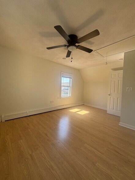 Building Photo - 33 Appleton St