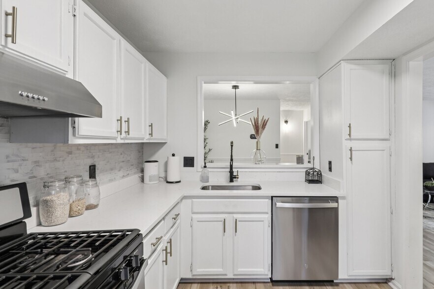 Building Photo - 2209 Hunters Run Dr