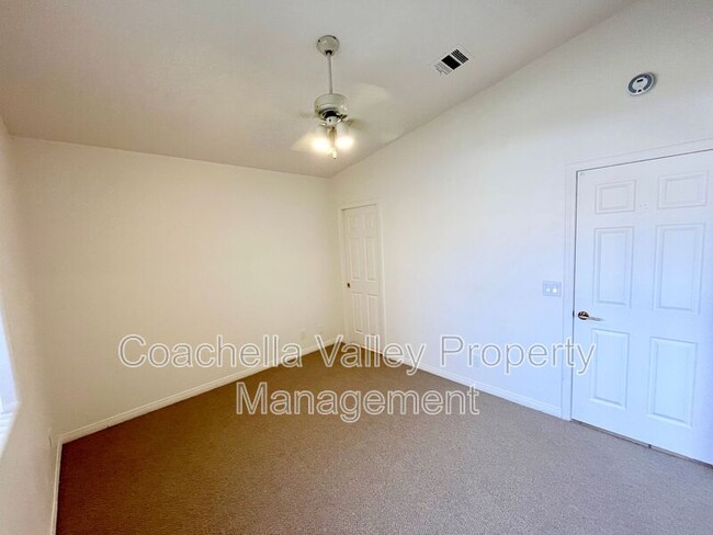 Building Photo - 78855 Aurora Way