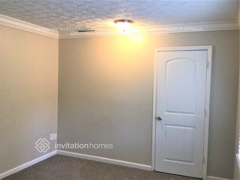 Building Photo - 4796 Shallow Ridge Rd NE