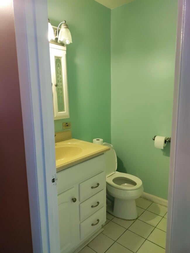 Building Photo - 2600 SE Ocean Blvd