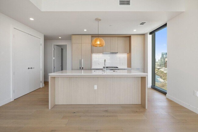 Building Photo - 44 East Ave