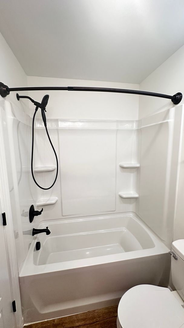 Building Photo - Gorgeous Luxury Style Townhome, Minutes fr...