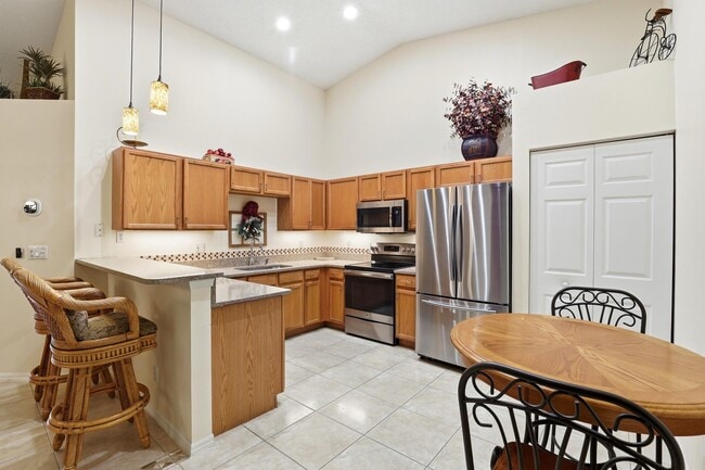 Building Photo - 9363 Bridgeport Dr