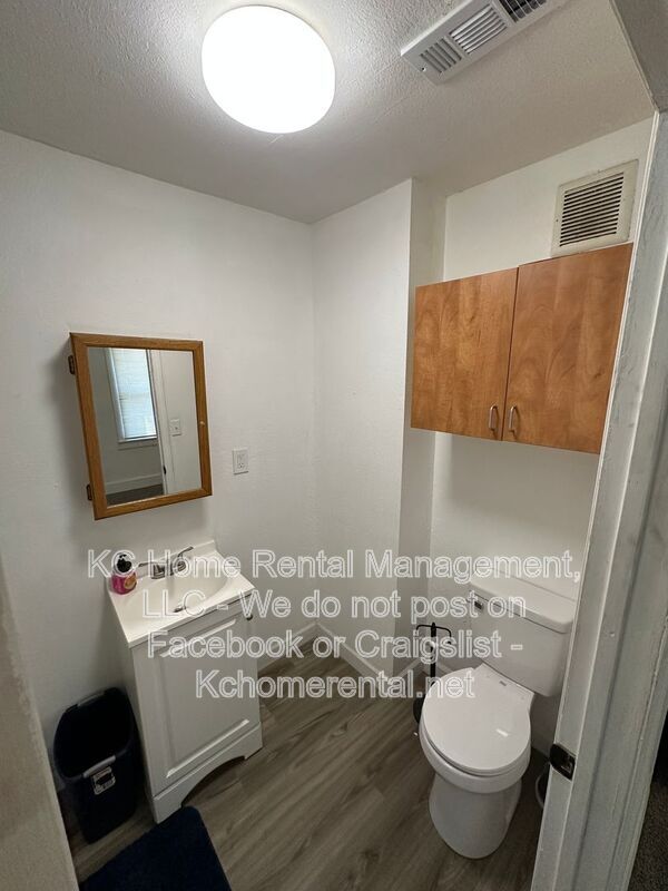 Building Photo - 2917 E 61st St