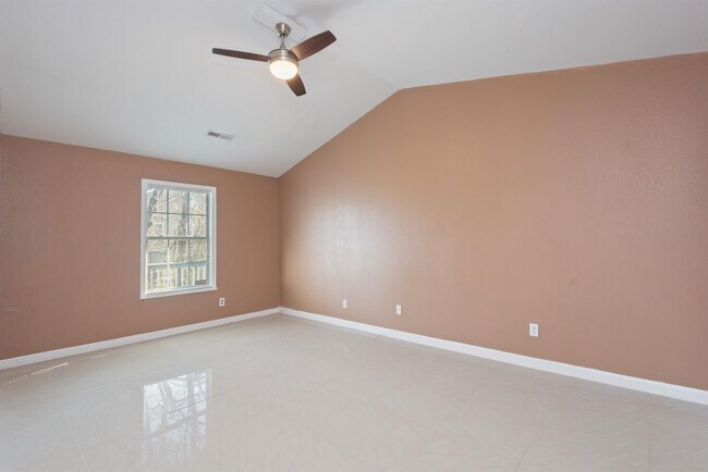 Building Photo - 550 Brookshire Way