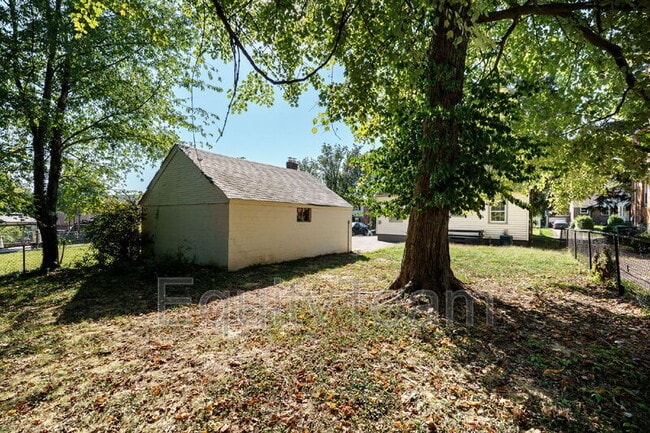 Building Photo - 3918 Odin Ave