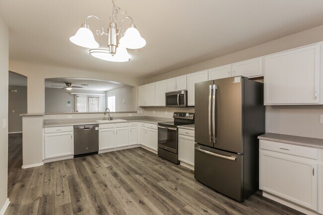 Building Photo - 7637 S 27th Way