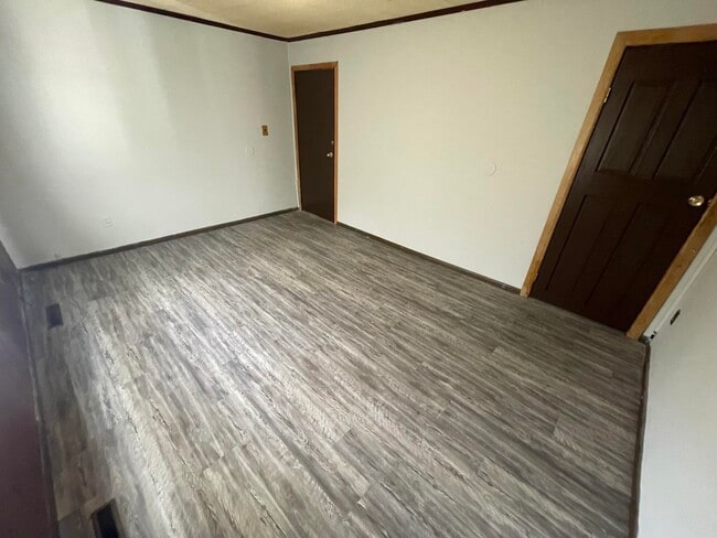 Building Photo - 308 Stewart-